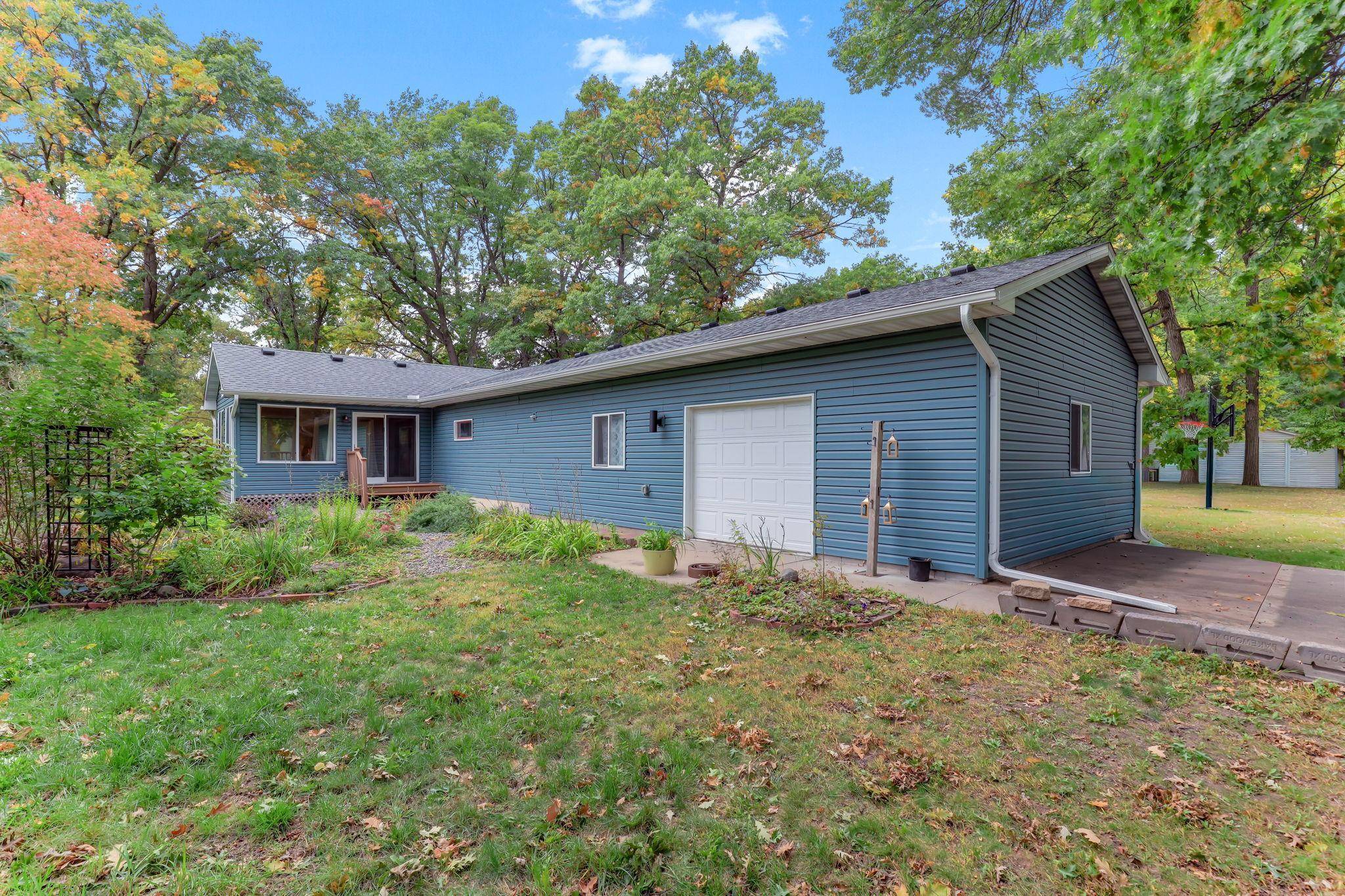 114 Woodland CIR, Princeton, MN 55371