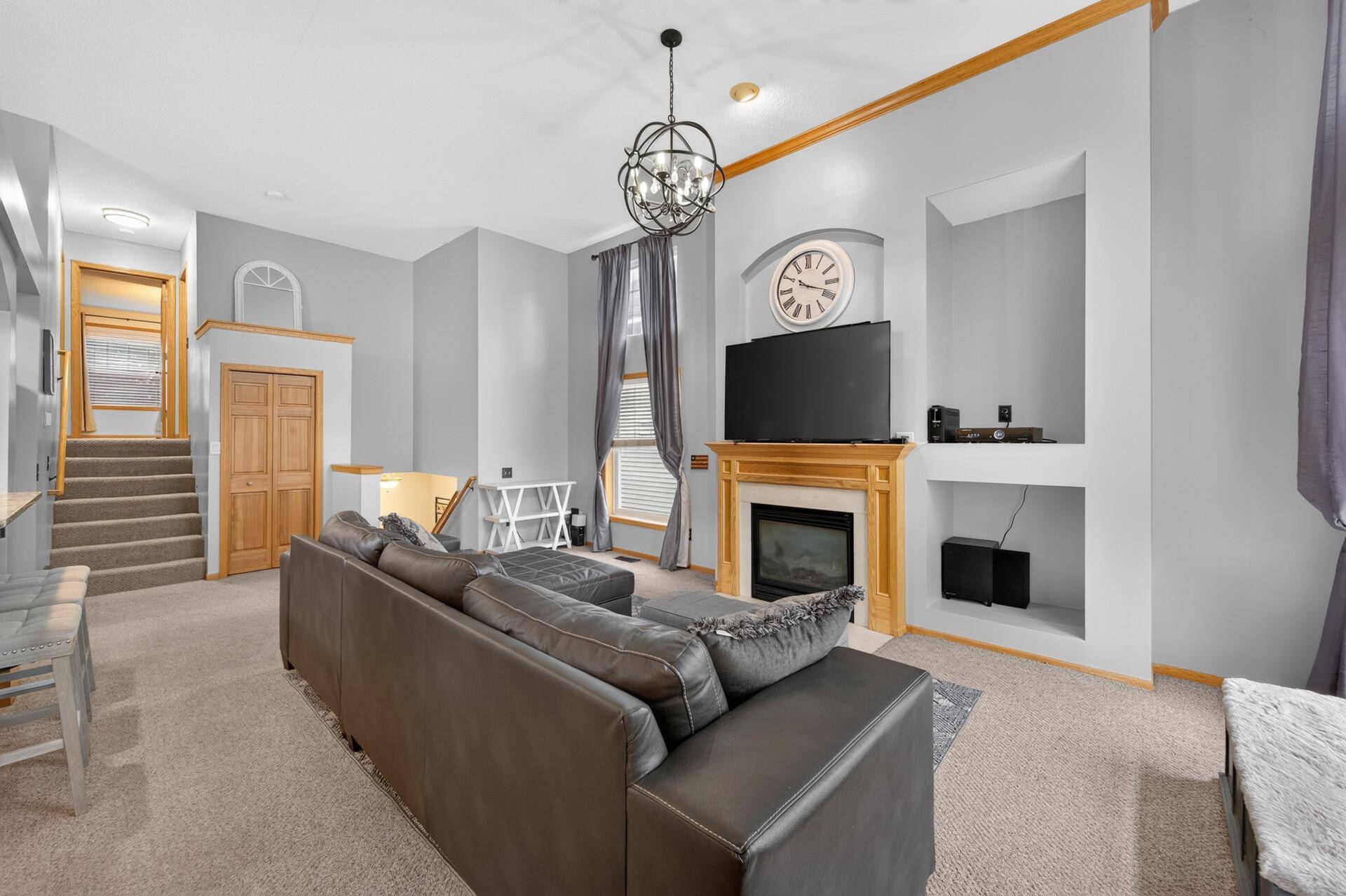 10154 Country Club Curve, Woodbury, MN 55129