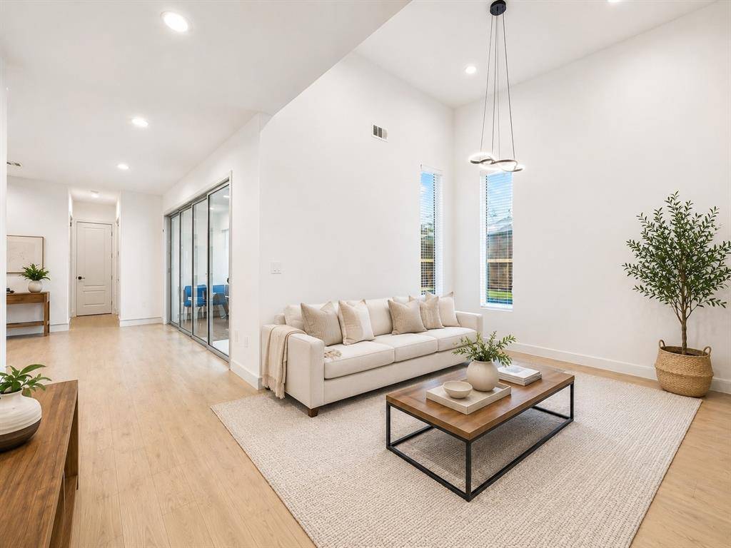 6715 Tyree Street, Dallas, TX 75209