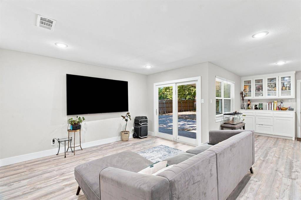 3423 Boulder Drive, Dallas, TX 75233