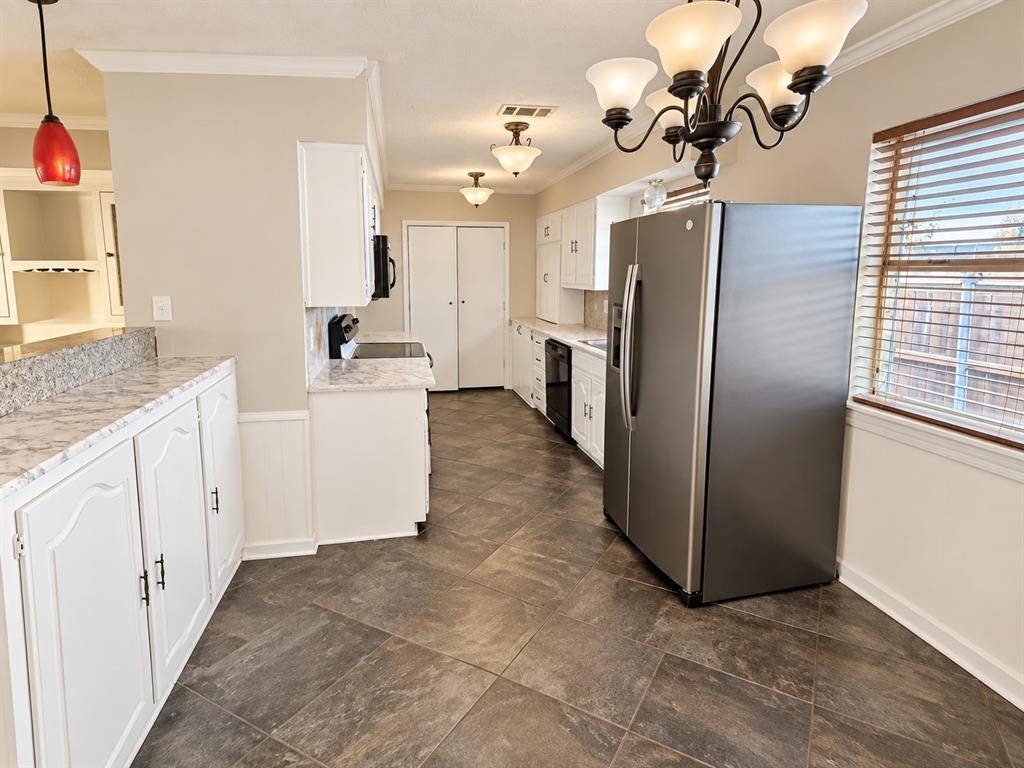 17922 Hillcrest Road, Dallas, TX 75252