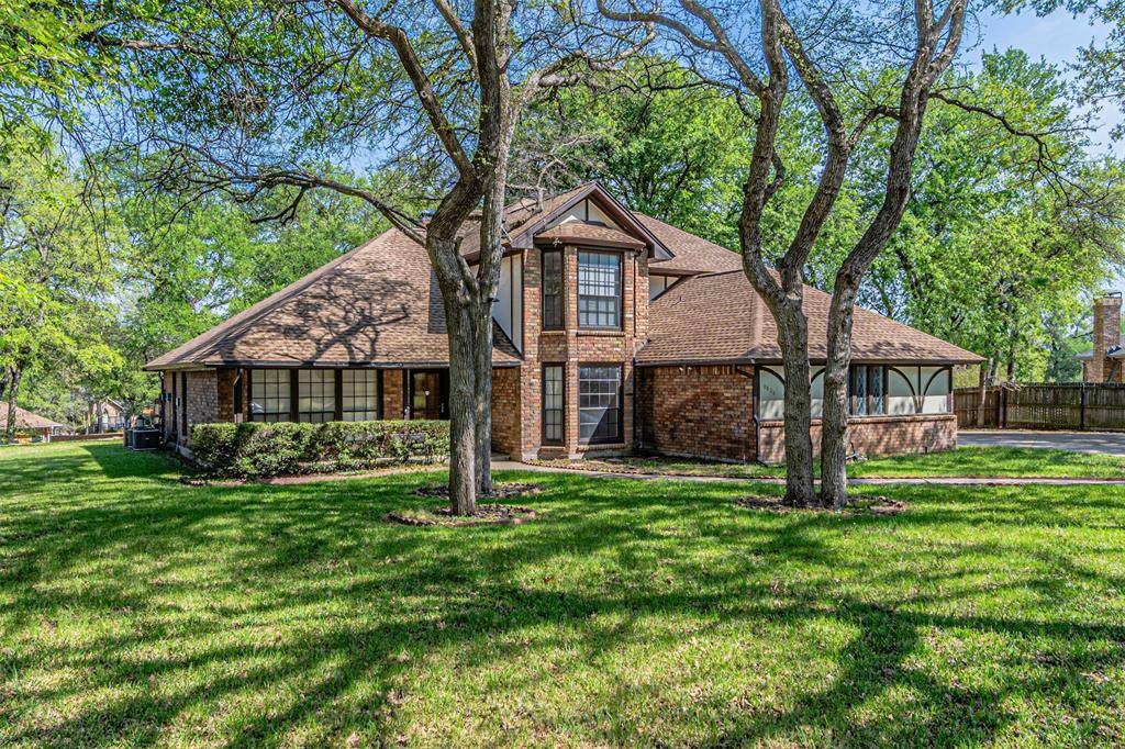 8808 Sylvan Court, Fort Worth, TX 76120