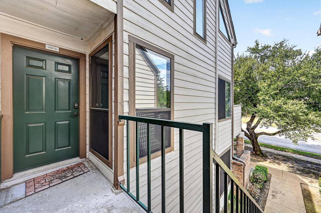 2311 Balsam Drive #H213, Arlington, TX 76006
