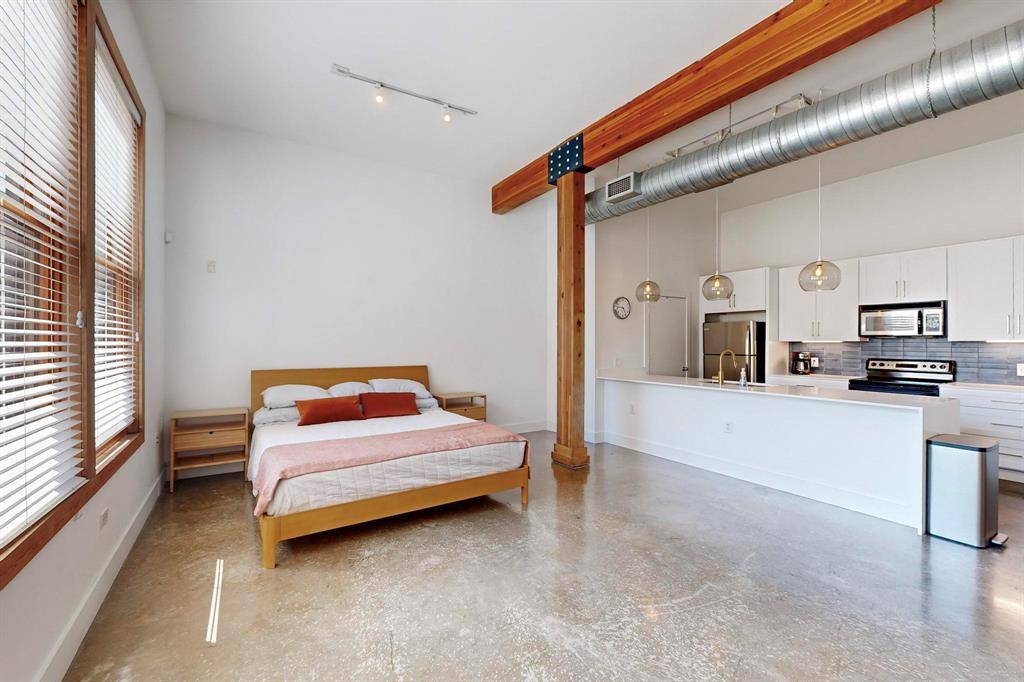 2502 Live Oak Street #217, Dallas, TX 75204