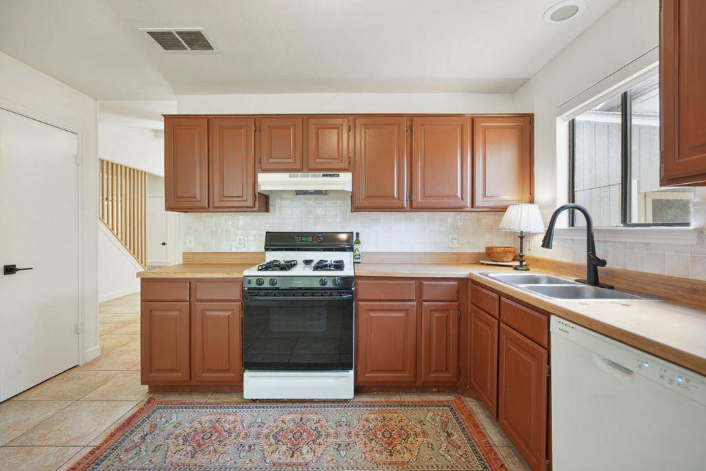 9833 Briar Ridge DR, Austin, TX 78748
