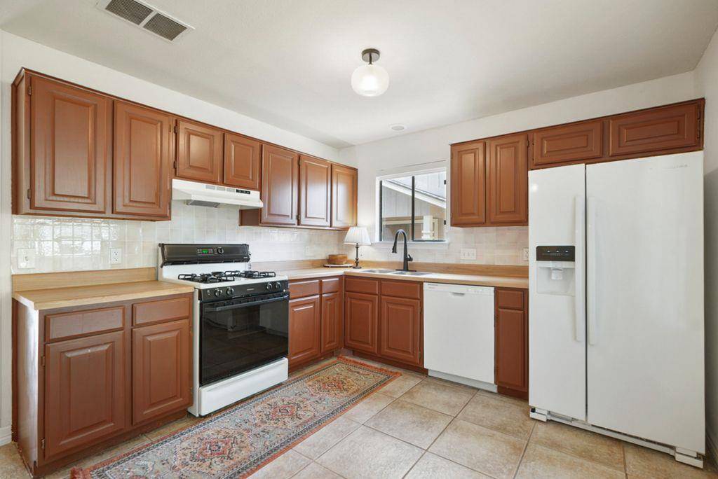 9833 Briar Ridge DR, Austin, TX 78748