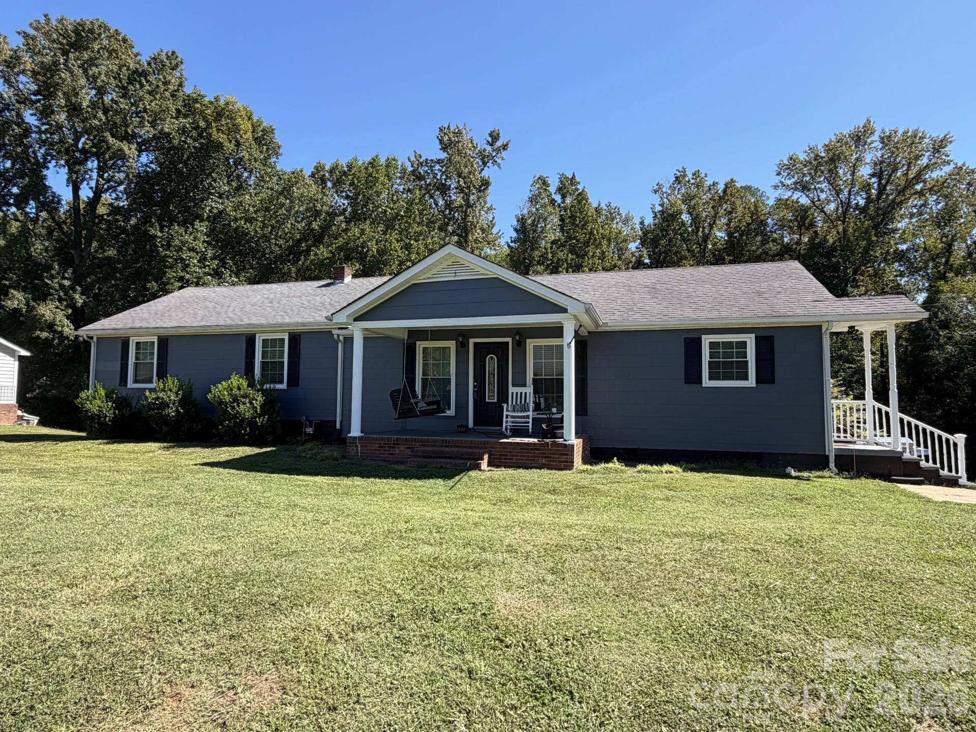 636 Willis RD, Dallas, NC 28034
