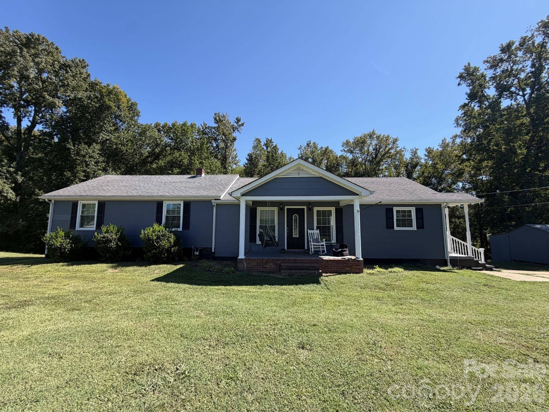 636 Willis RD, Dallas, NC 28034