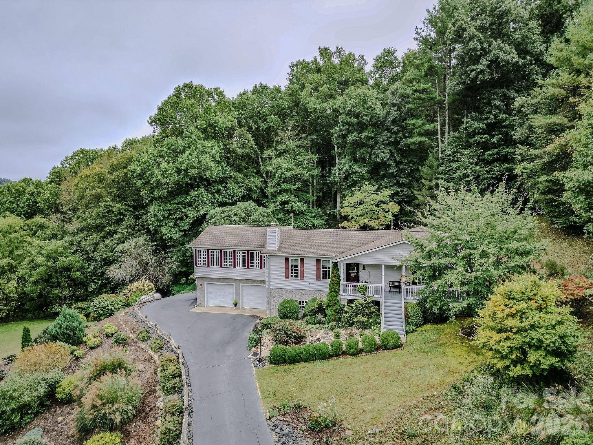 71 Reserve DR, Burnsville, NC 28714