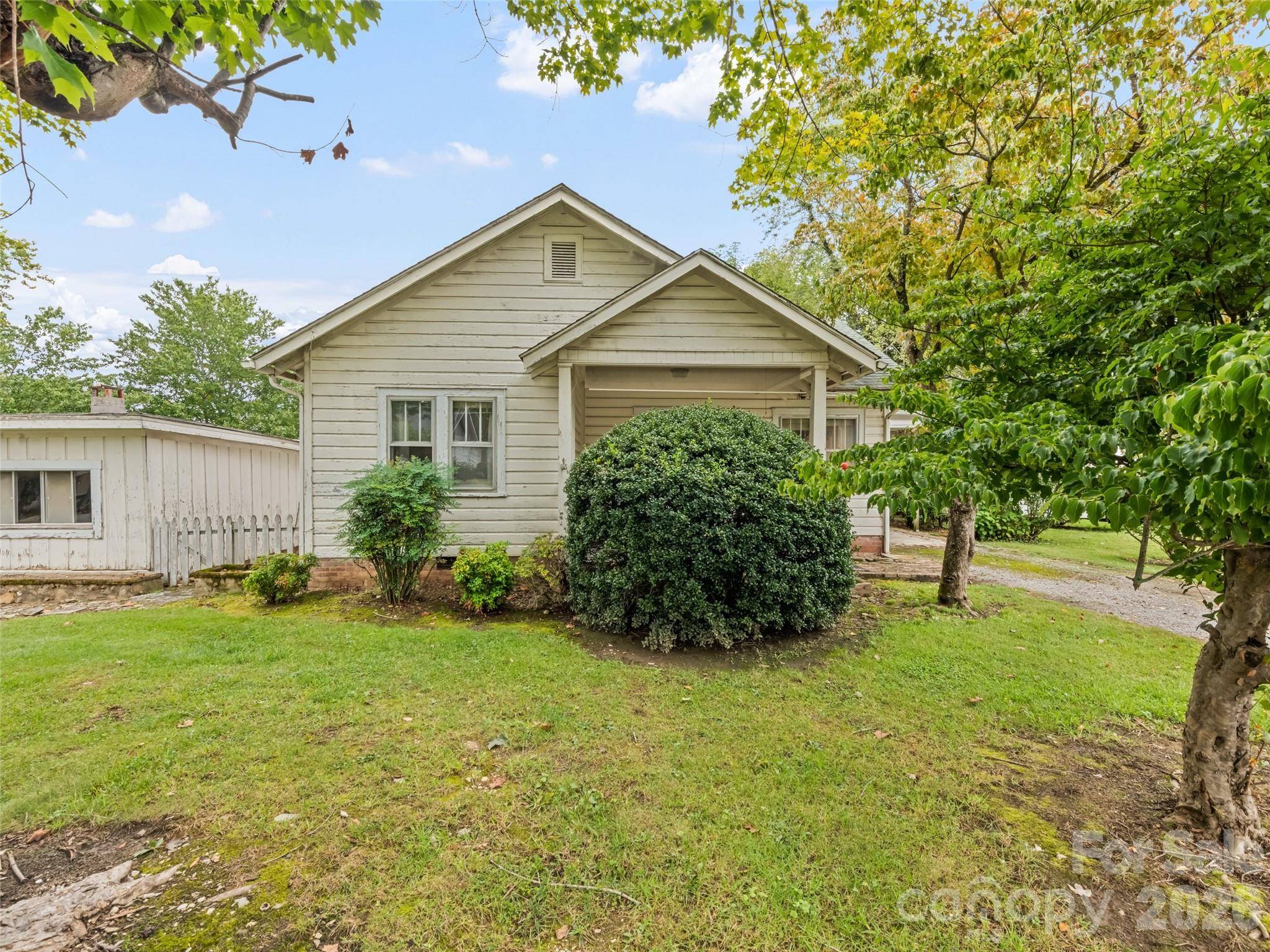 102 W Marshall ST, Waynesville, NC 28786