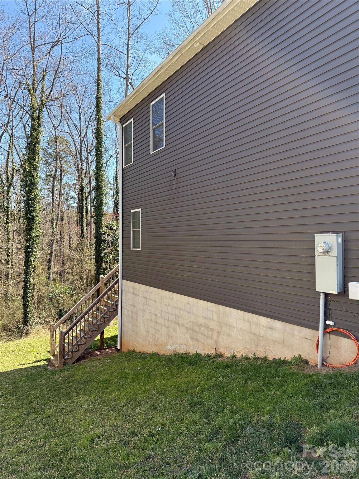 1084 20th ST NE, Hickory, NC 28601