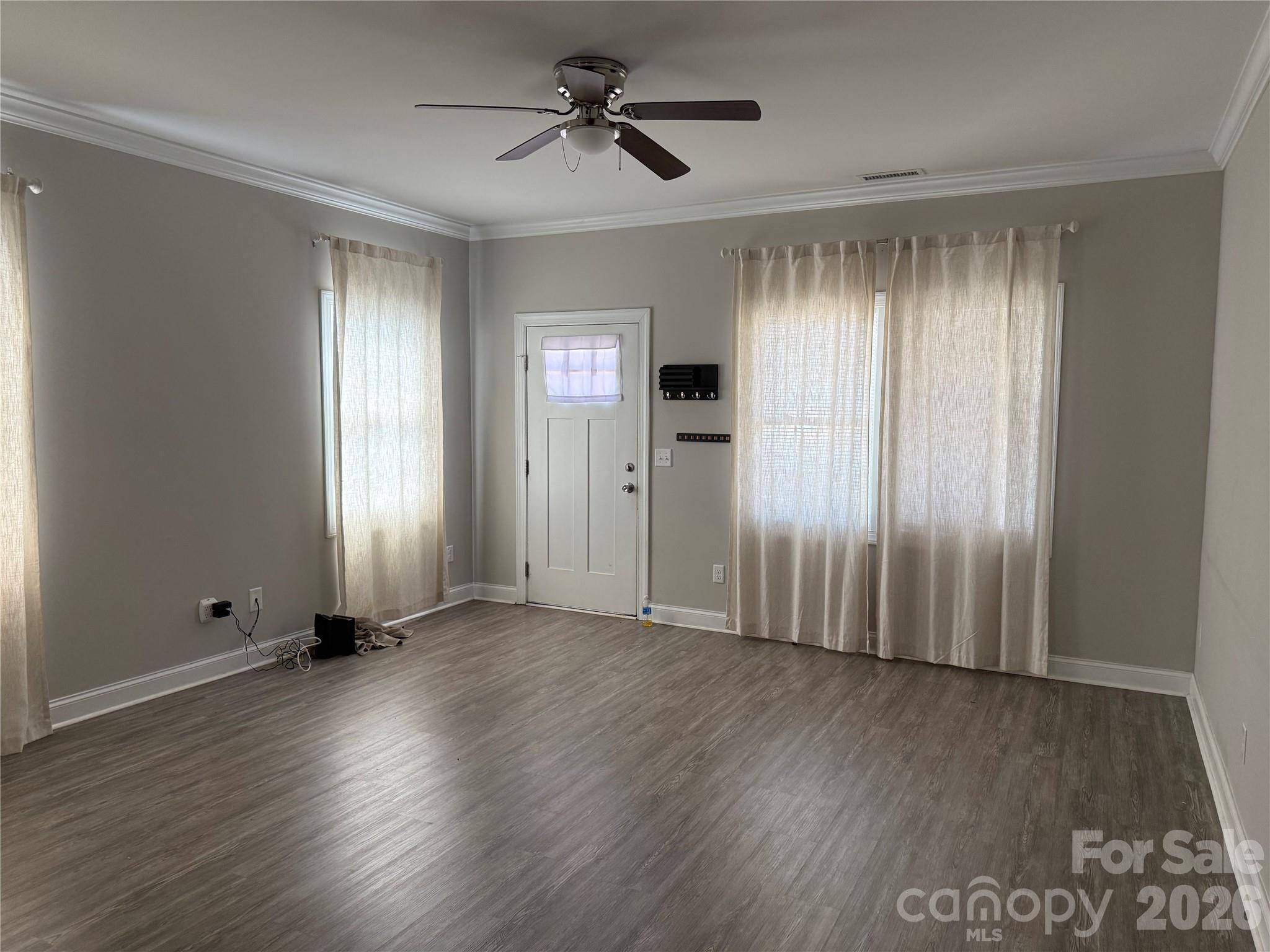 1084 20th ST NE, Hickory, NC 28601