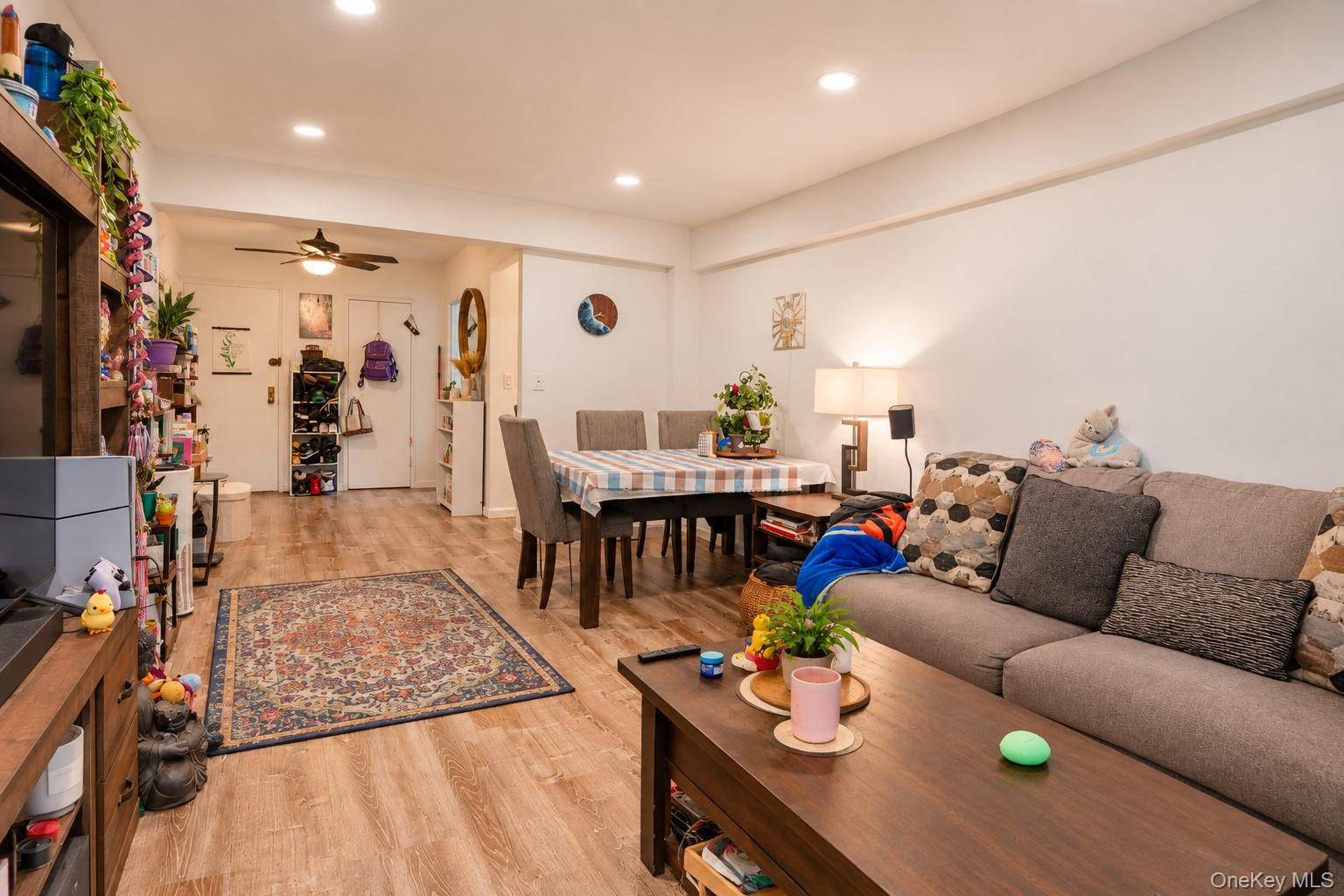16 Main ST #1Q, East Rockaway, NY 11518