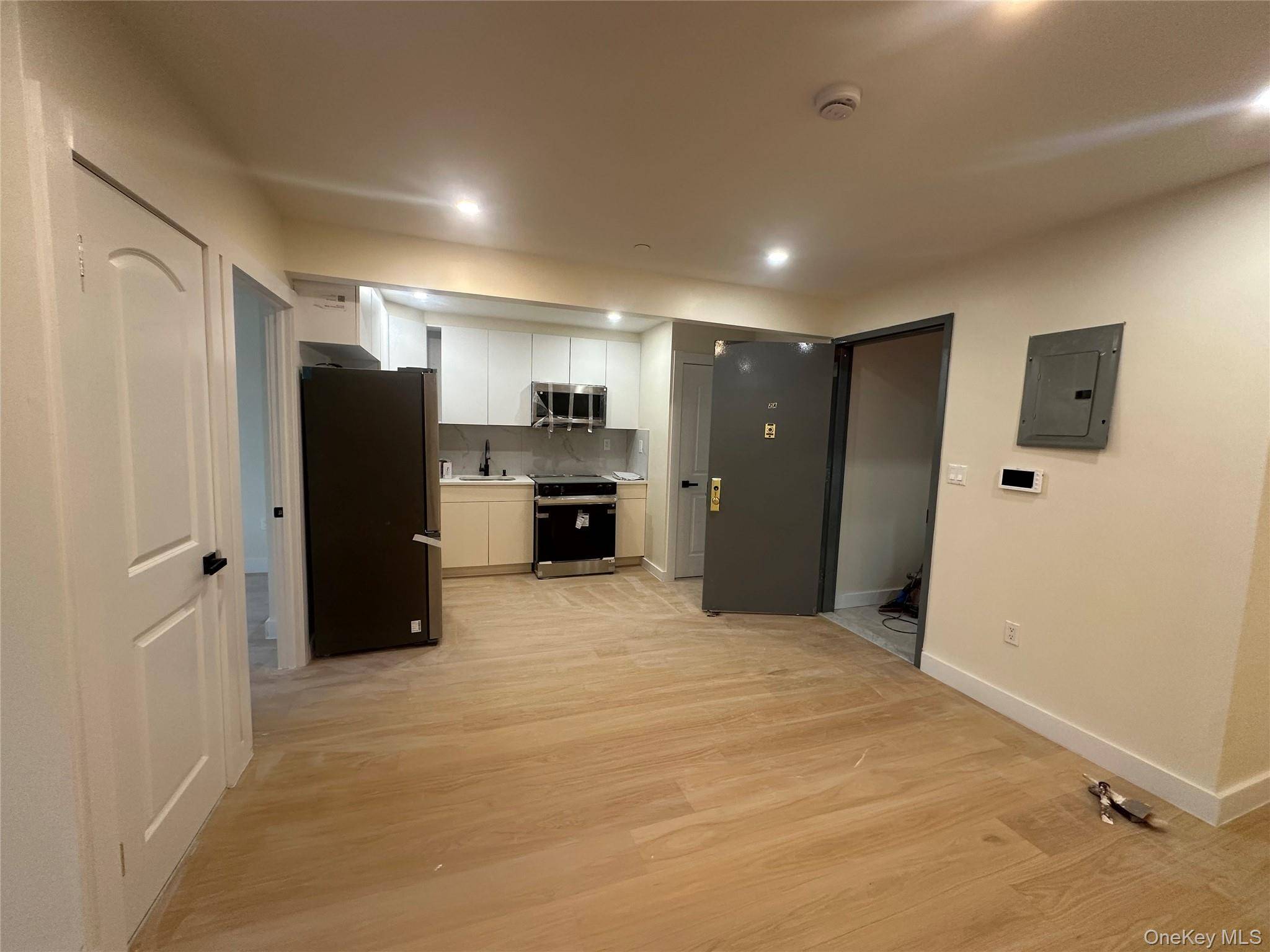 8840 54th AVE #2B, Elmhurst, NY 11373