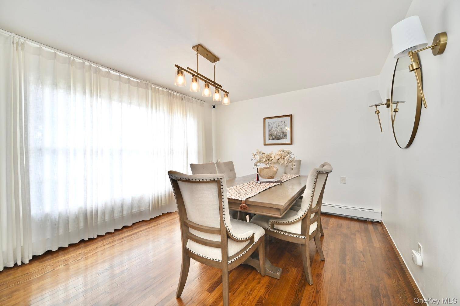 371 N Iowa AVE, Massapequa, NY 11758