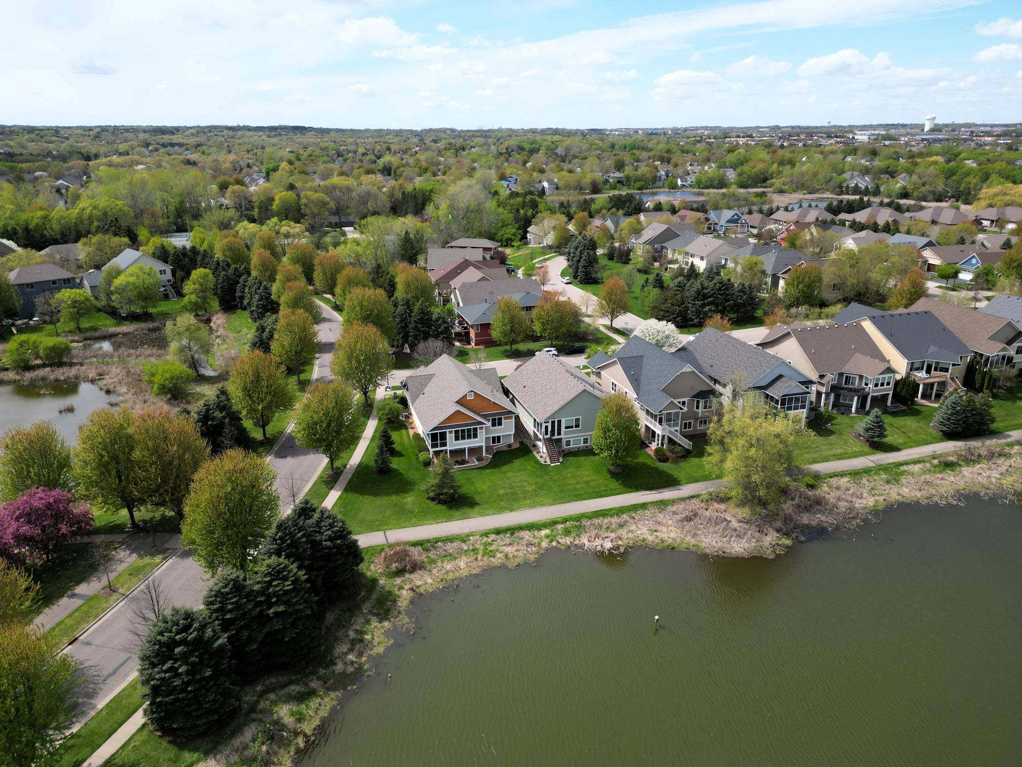 1317 Waters PATH, Woodbury, MN 55129