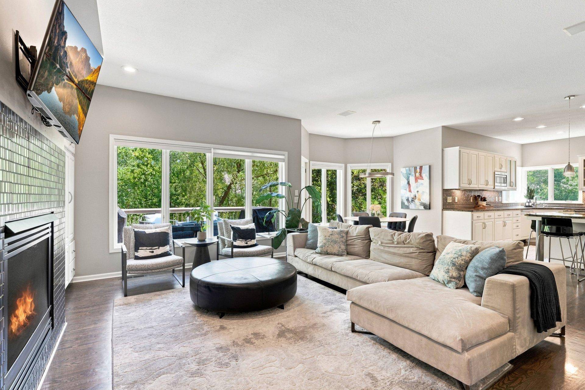 856 Great Oaks TRL, Eagan, MN 55123