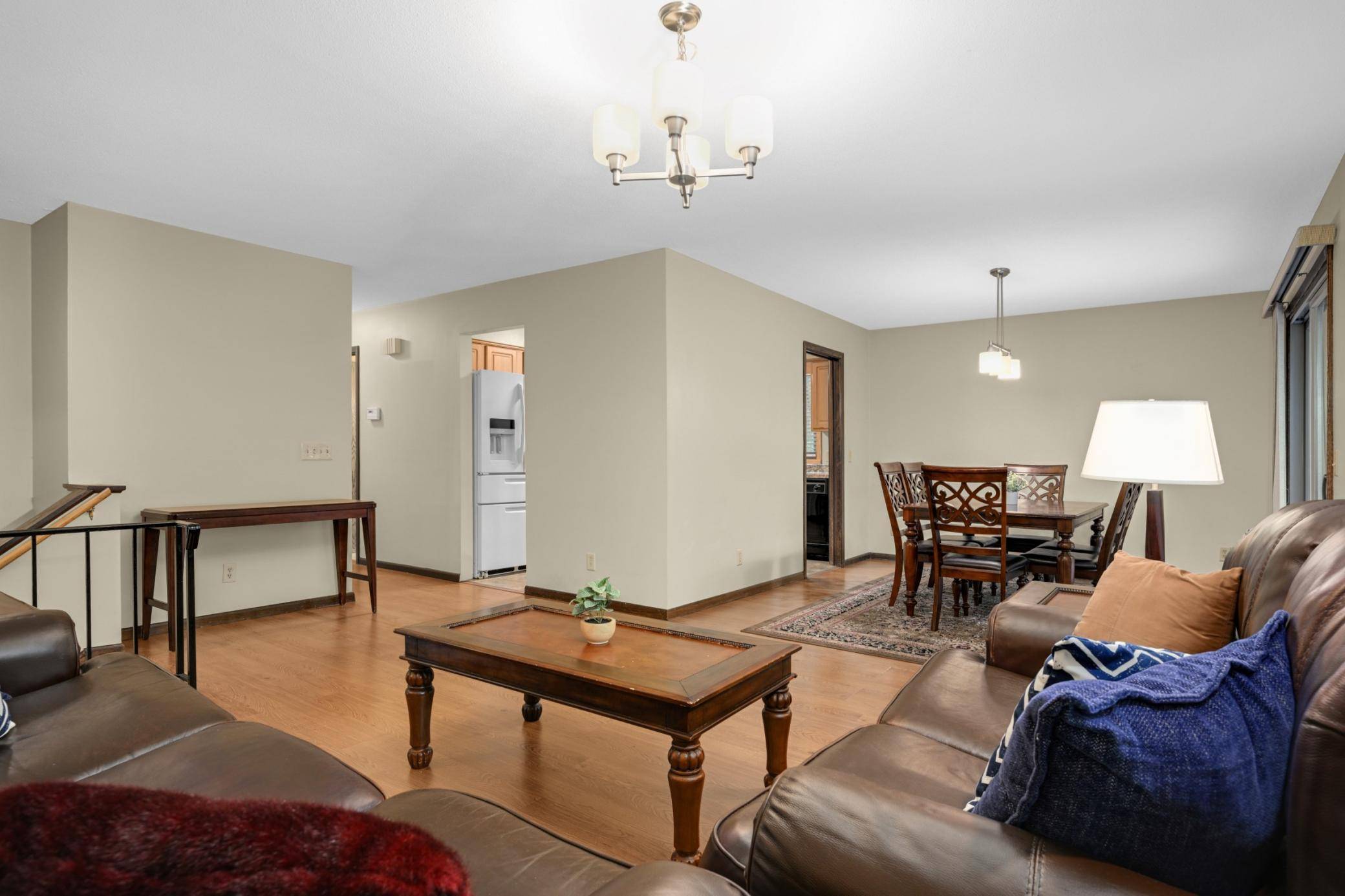 1989 Foxridge RD, Saint Paul, MN 55119