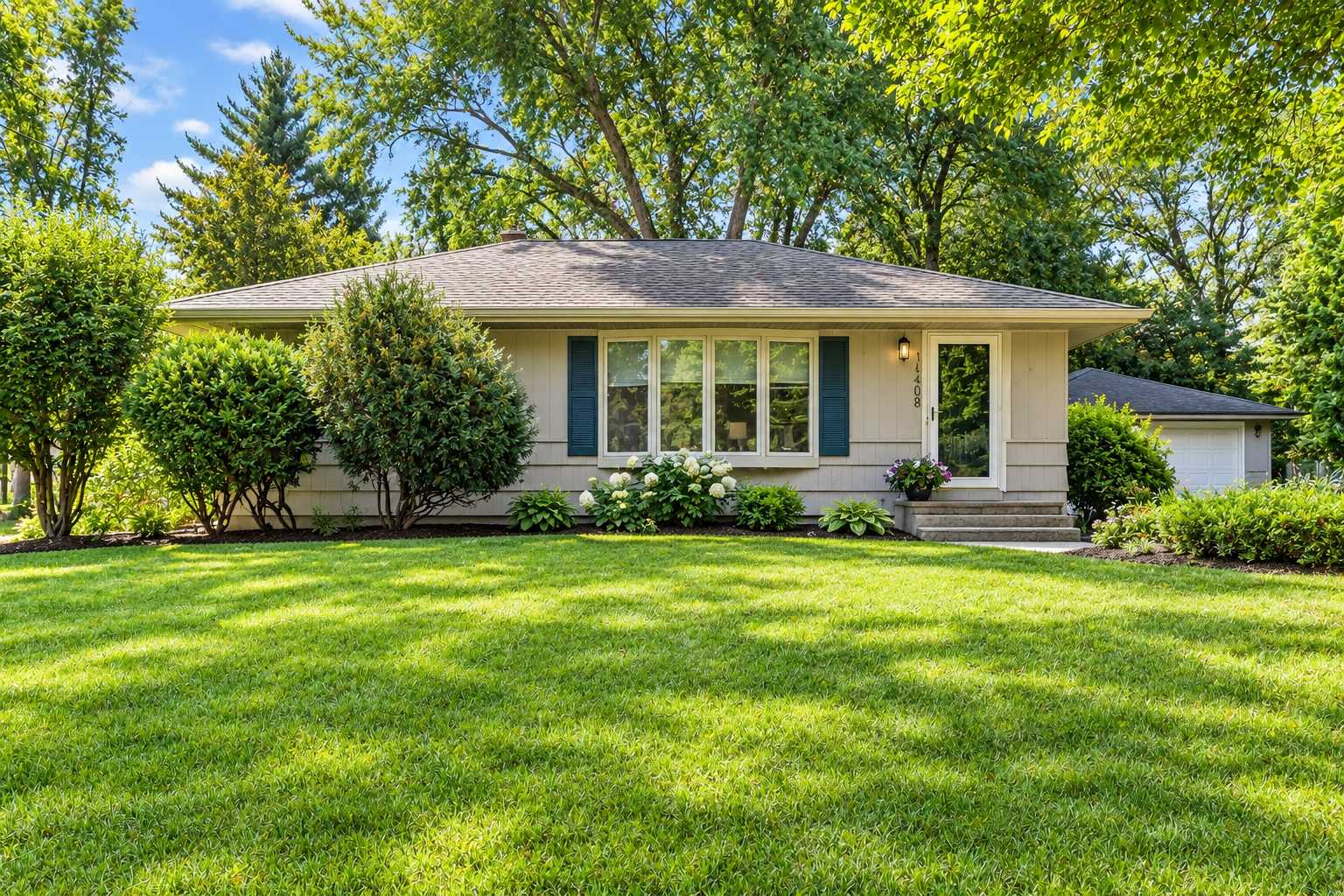 16403 Seymour DR, Minnetonka, MN 55345
