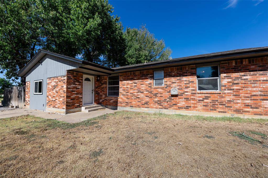 304 Jarman CIR, Mcloud, OK 74851