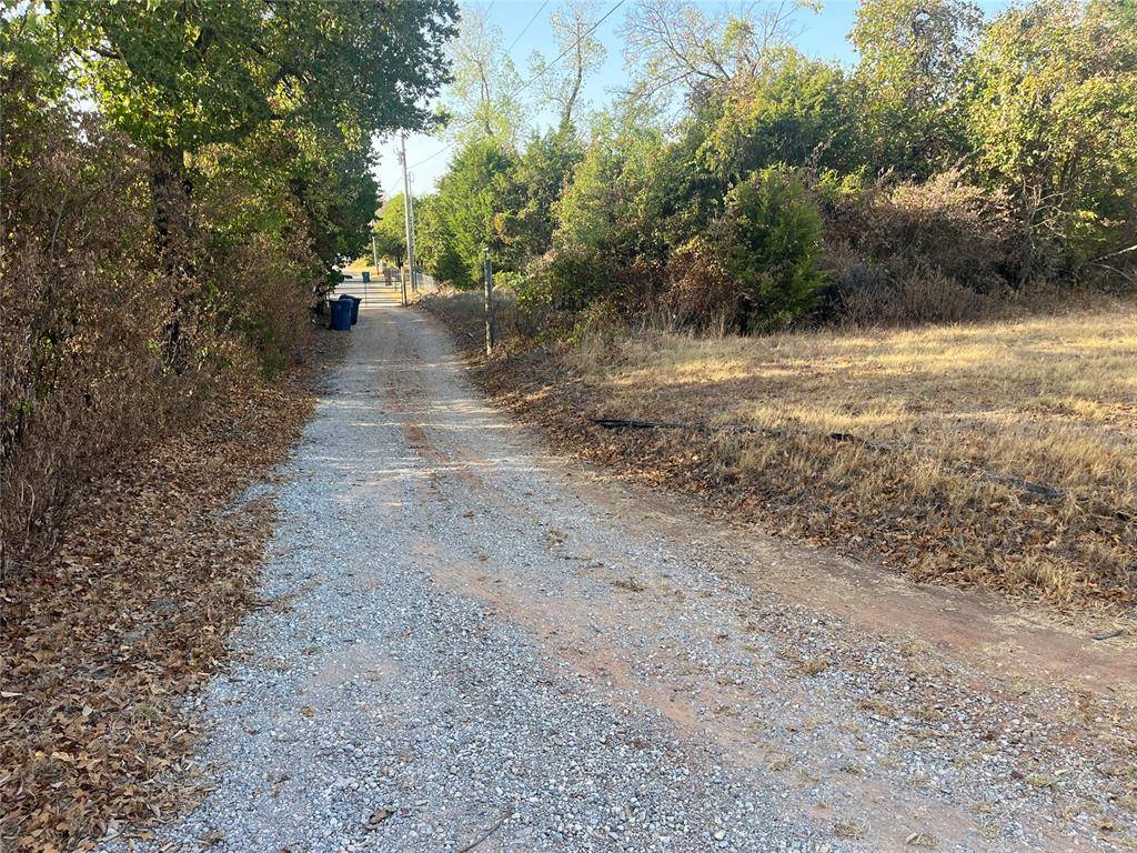 205 Whispering LN, Newcastle, OK 73065