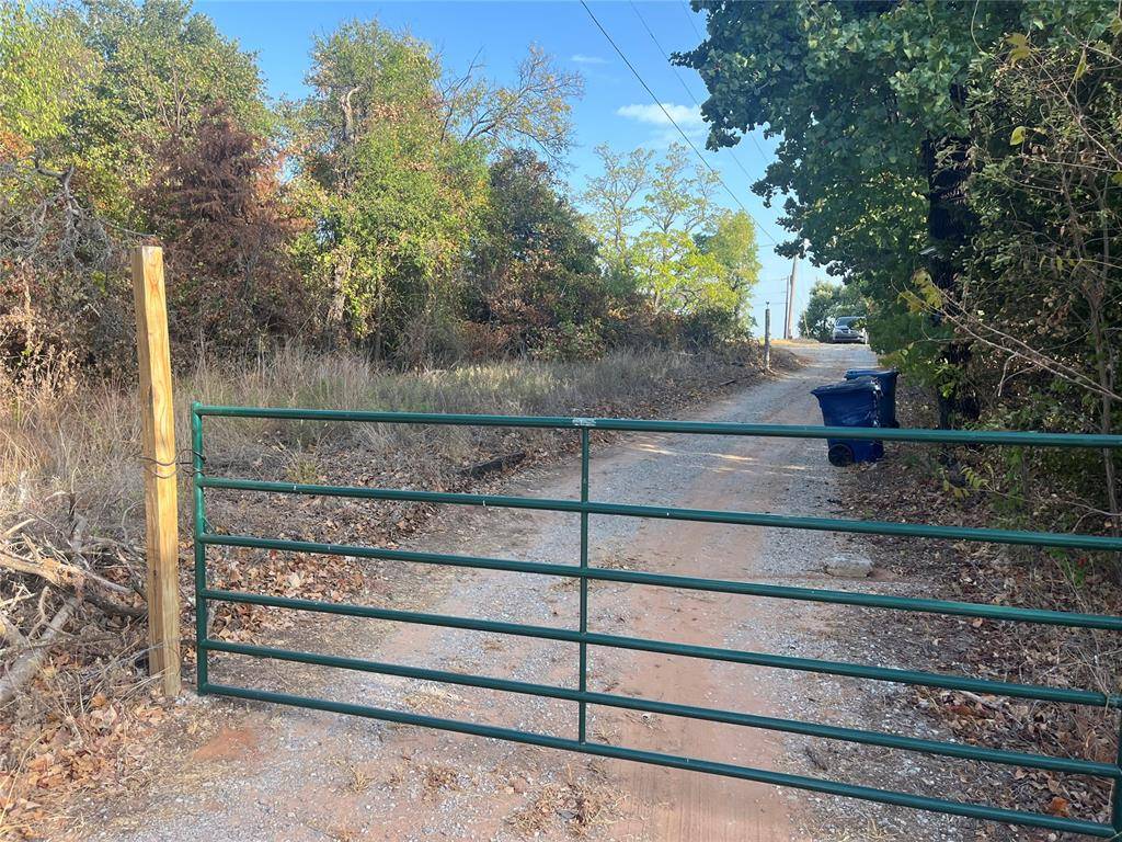205 Whispering LN, Newcastle, OK 73065