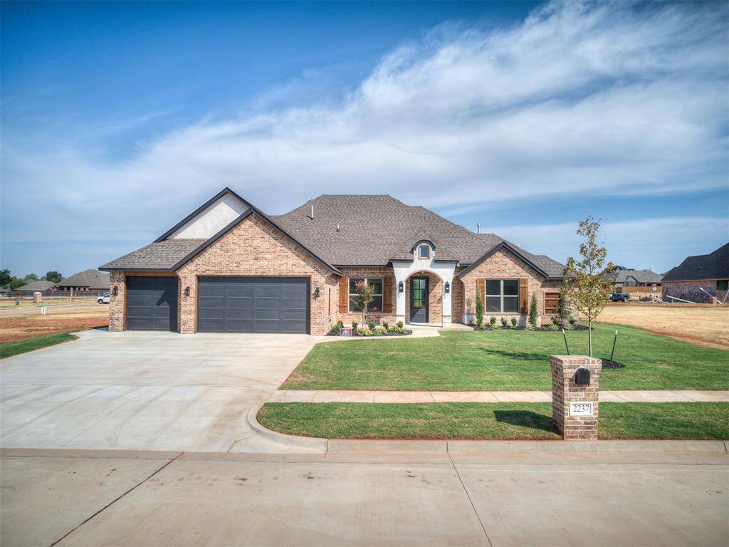 2237 W Cole DR, Mustang, OK 73064