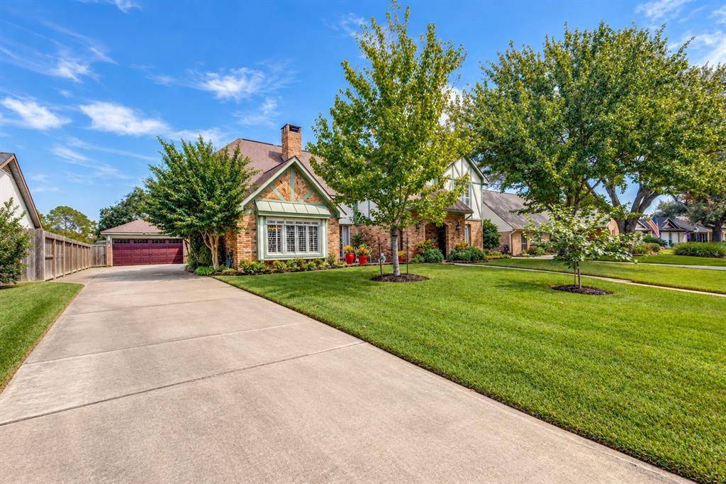 807 Longview Drive, Sugar Land, TX 77478
