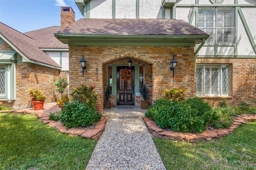 807 Longview Drive, Sugar Land, TX 77478