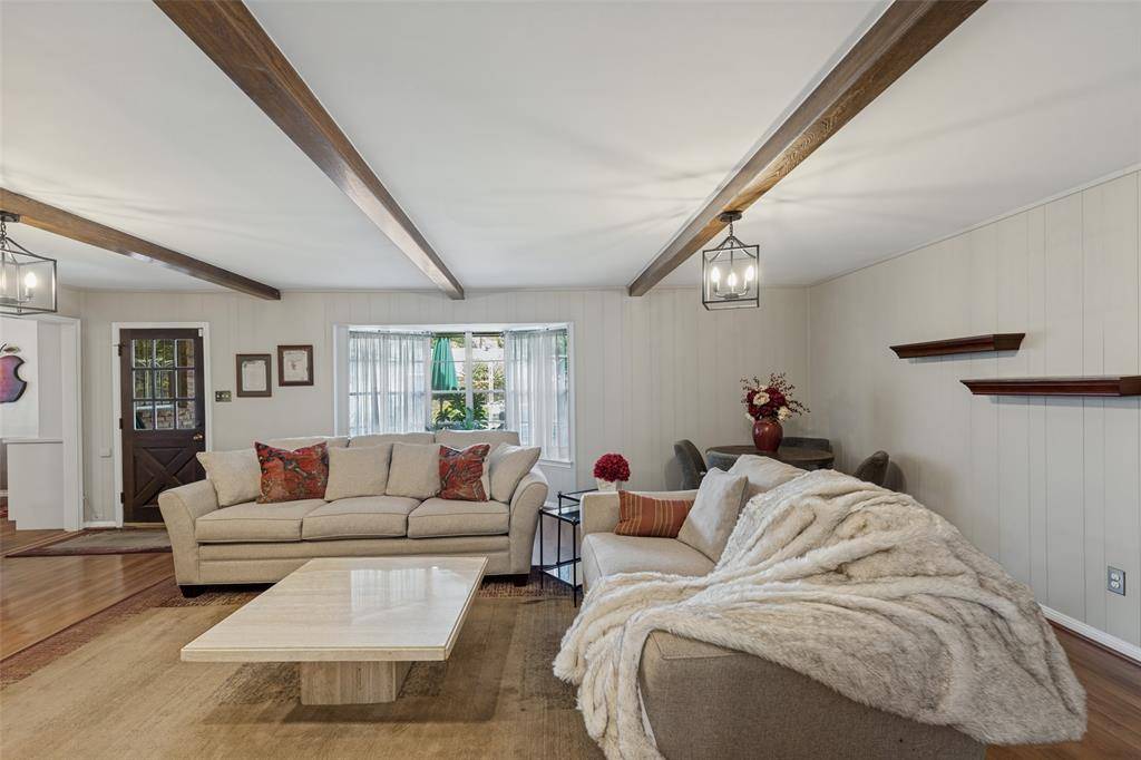 807 Longview Drive, Sugar Land, TX 77478