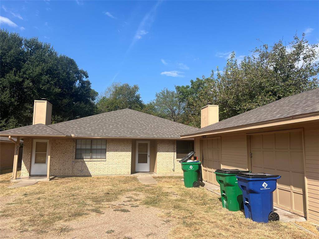 221 Highland Avenue, Waxahachie, TX 75165