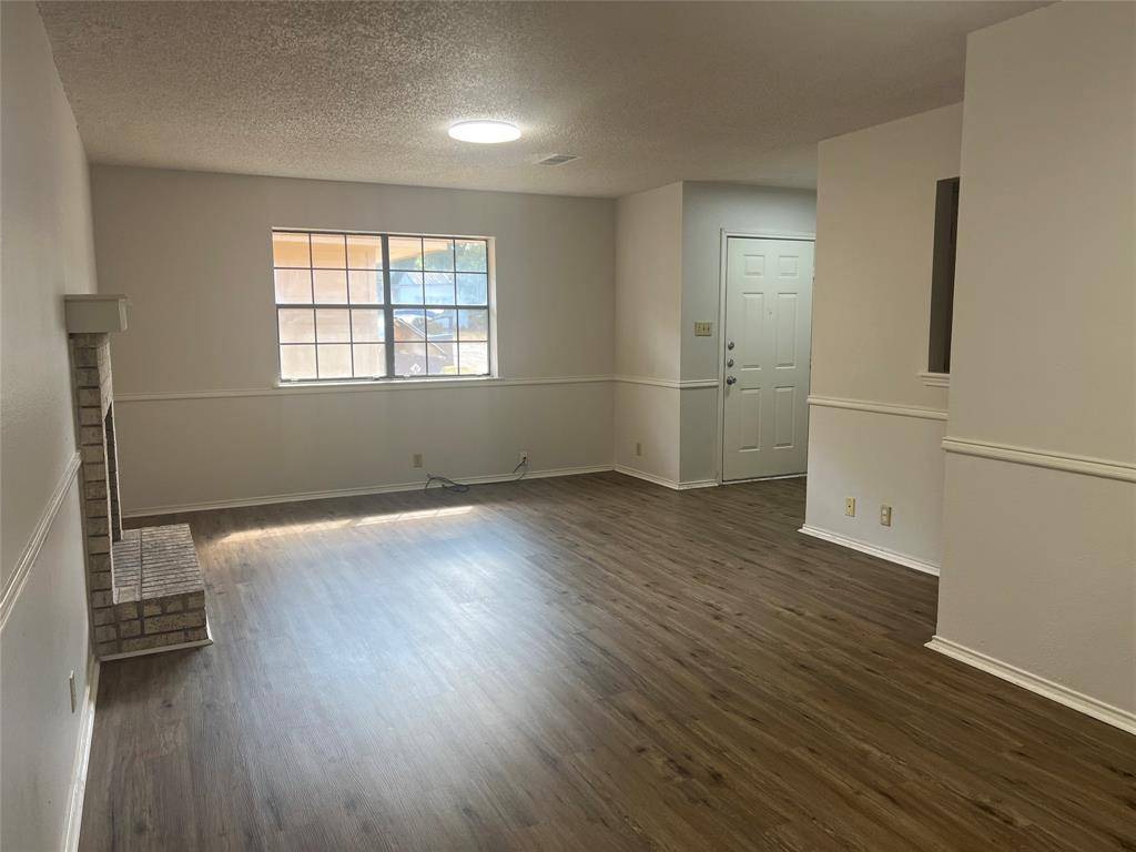 221 Highland Avenue, Waxahachie, TX 75165
