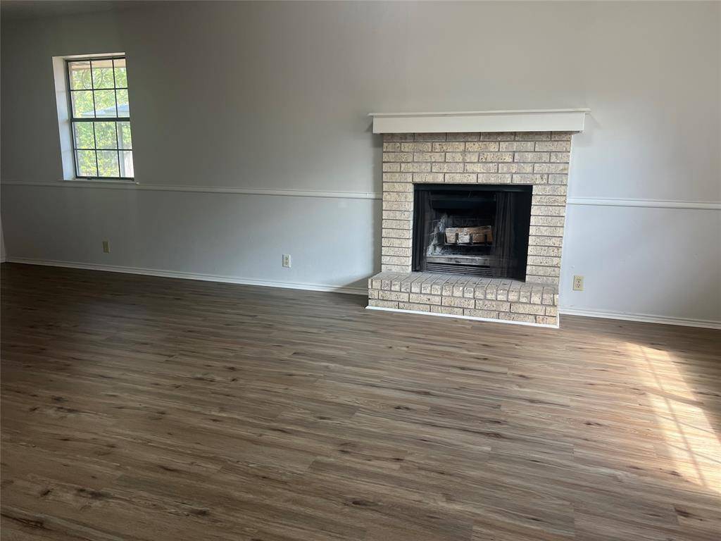 221 Highland Avenue, Waxahachie, TX 75165