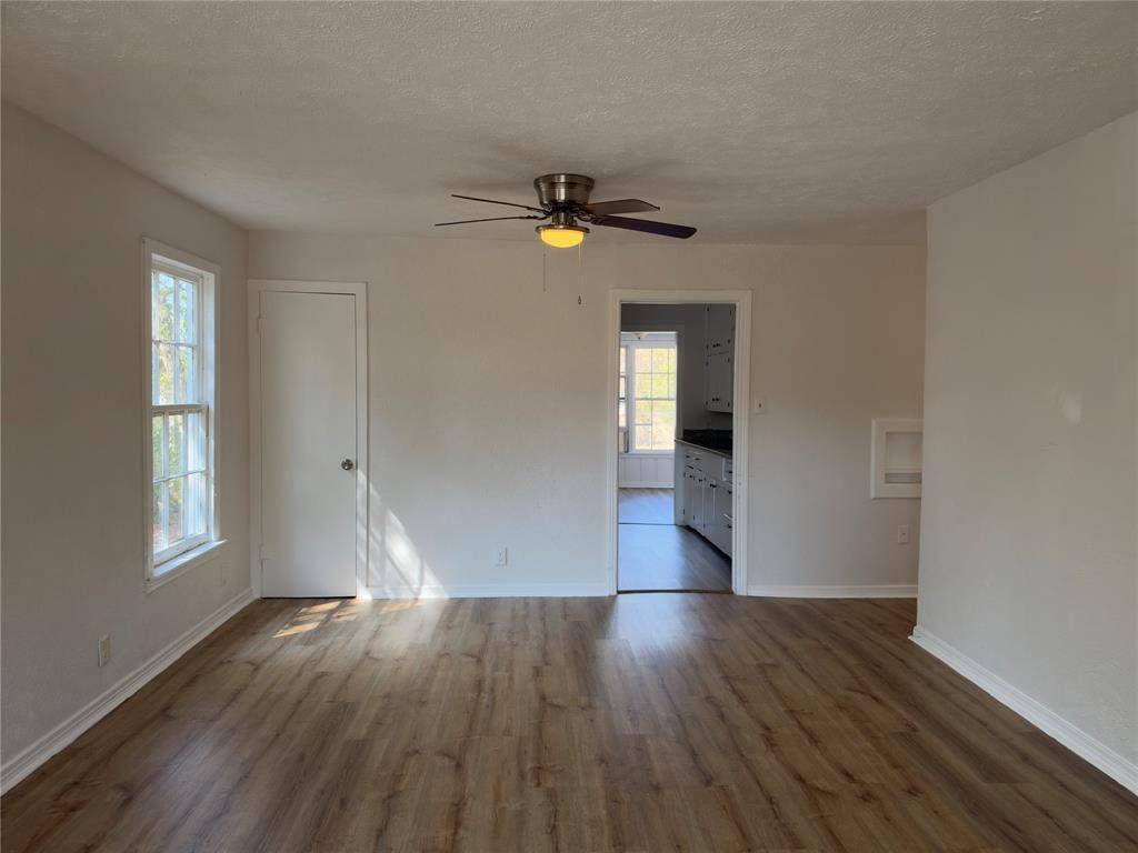 2913 Avenue A, Fort Worth, TX 76105