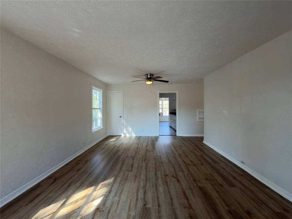 2913 Avenue A, Fort Worth, TX 76105