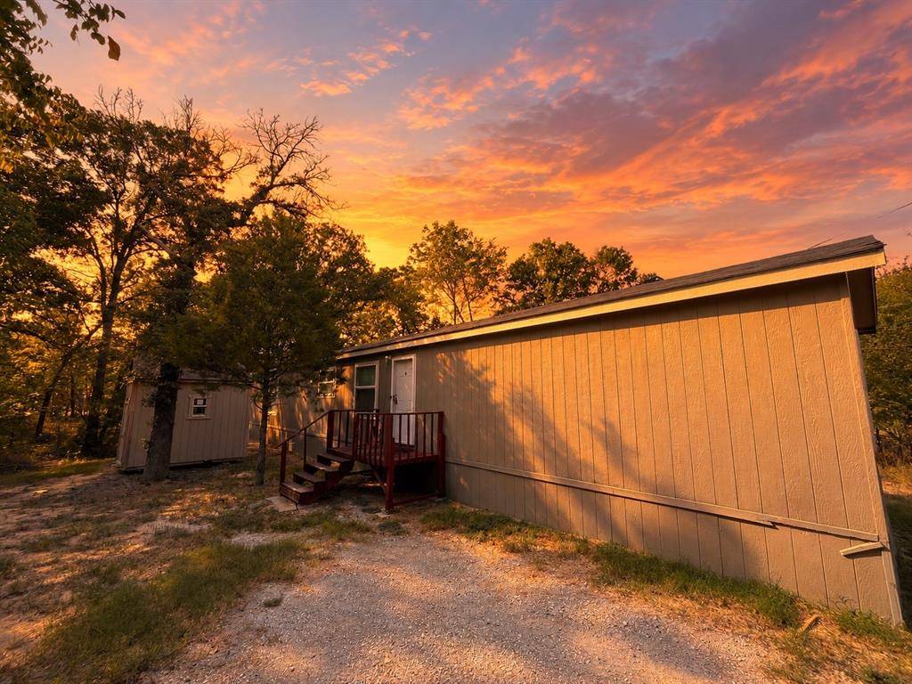 104 Kanawka Street, Mabank, TX 75156