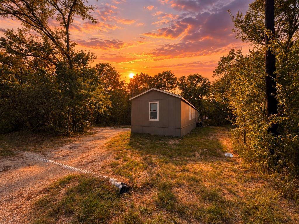 104 Kanawka Street, Mabank, TX 75156