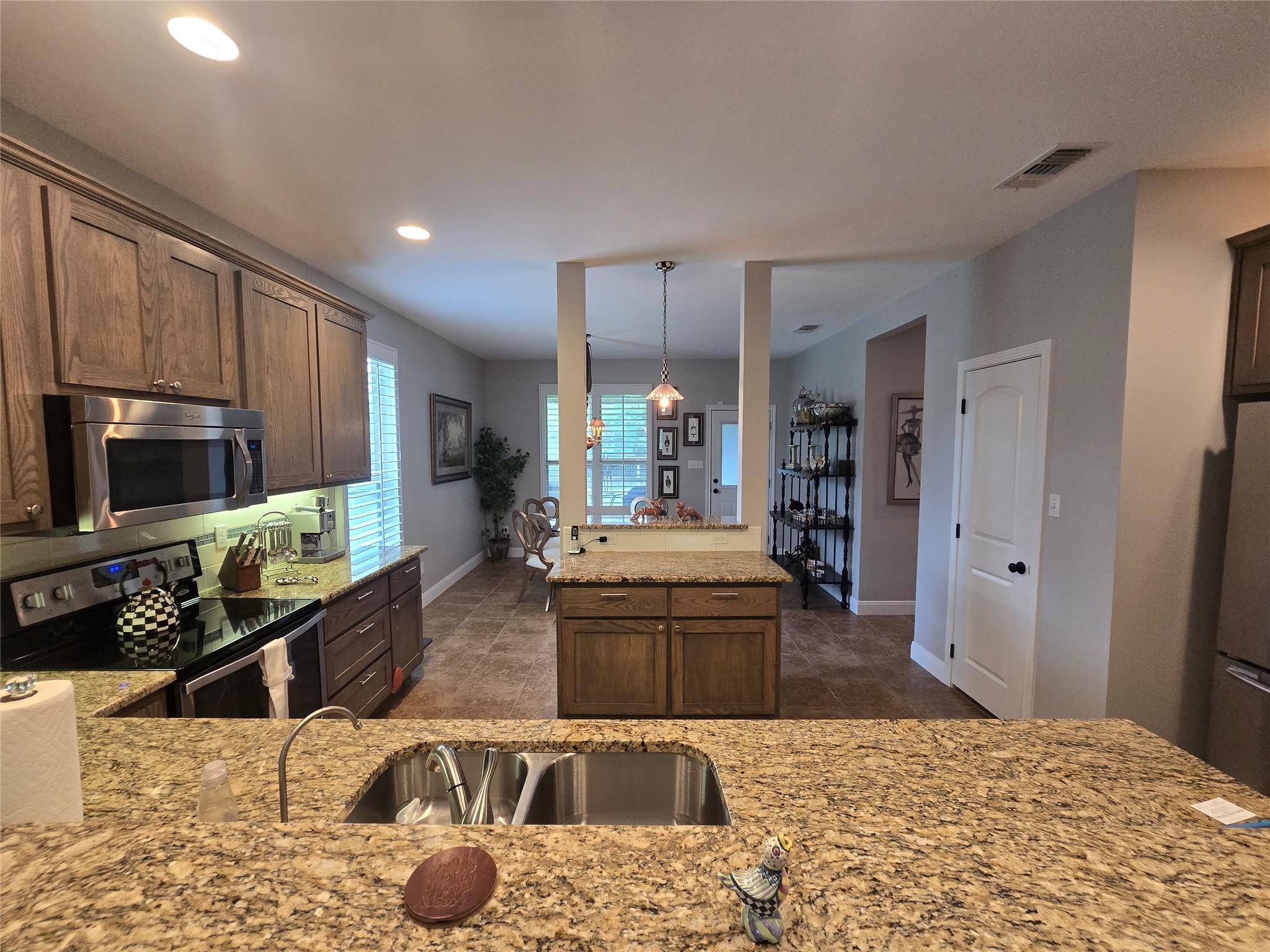 140 Manawianui DR, Bastrop, TX 78602