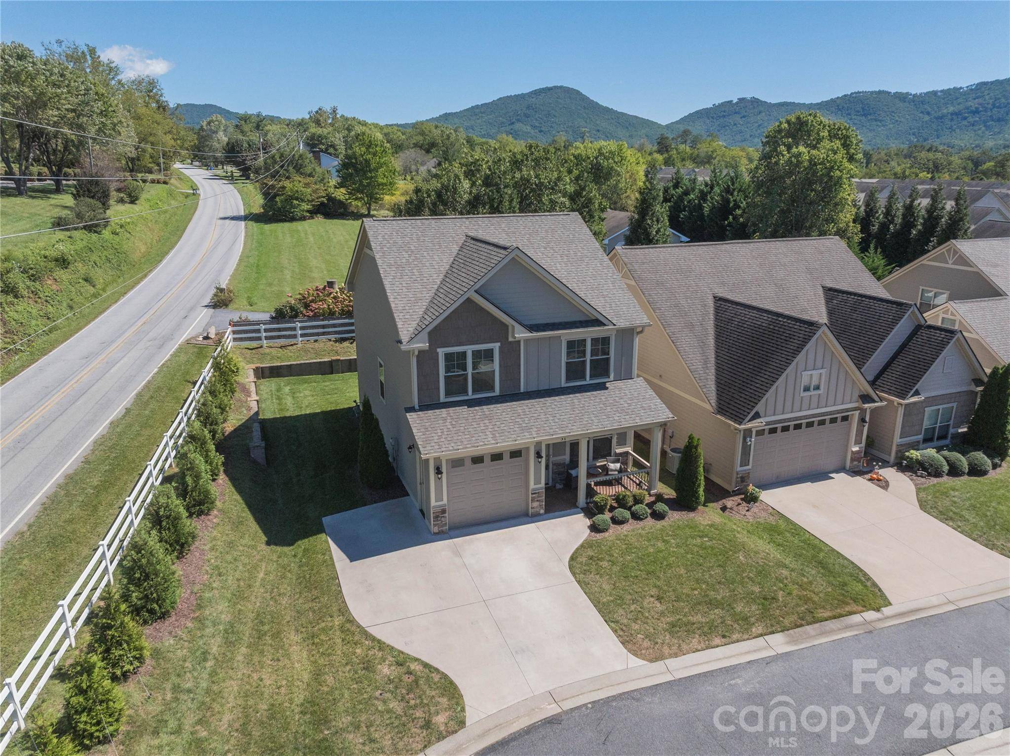 31 Burlington LN, Fletcher, NC 28732