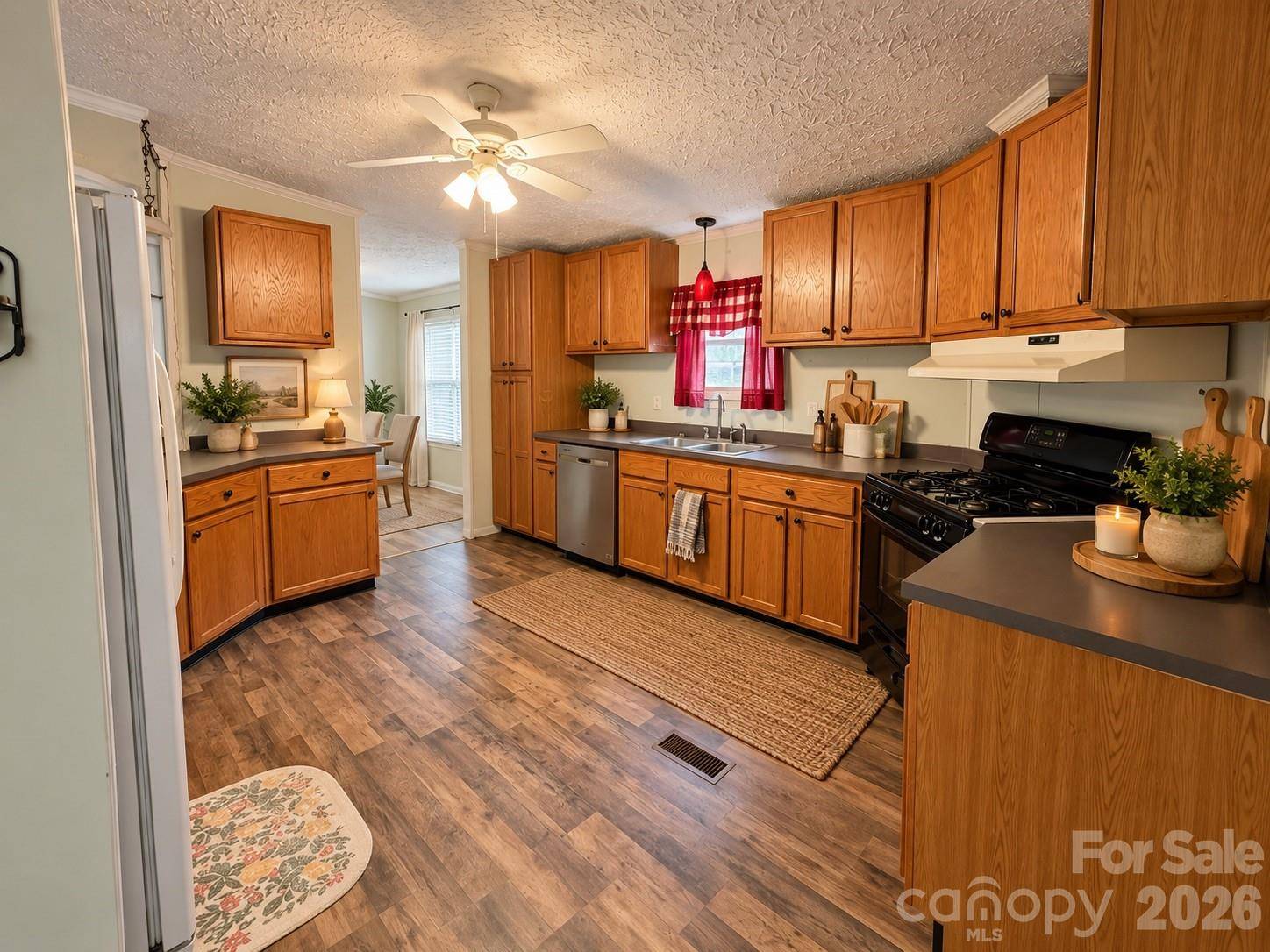 121 Haystack LN, Olin, NC 28660