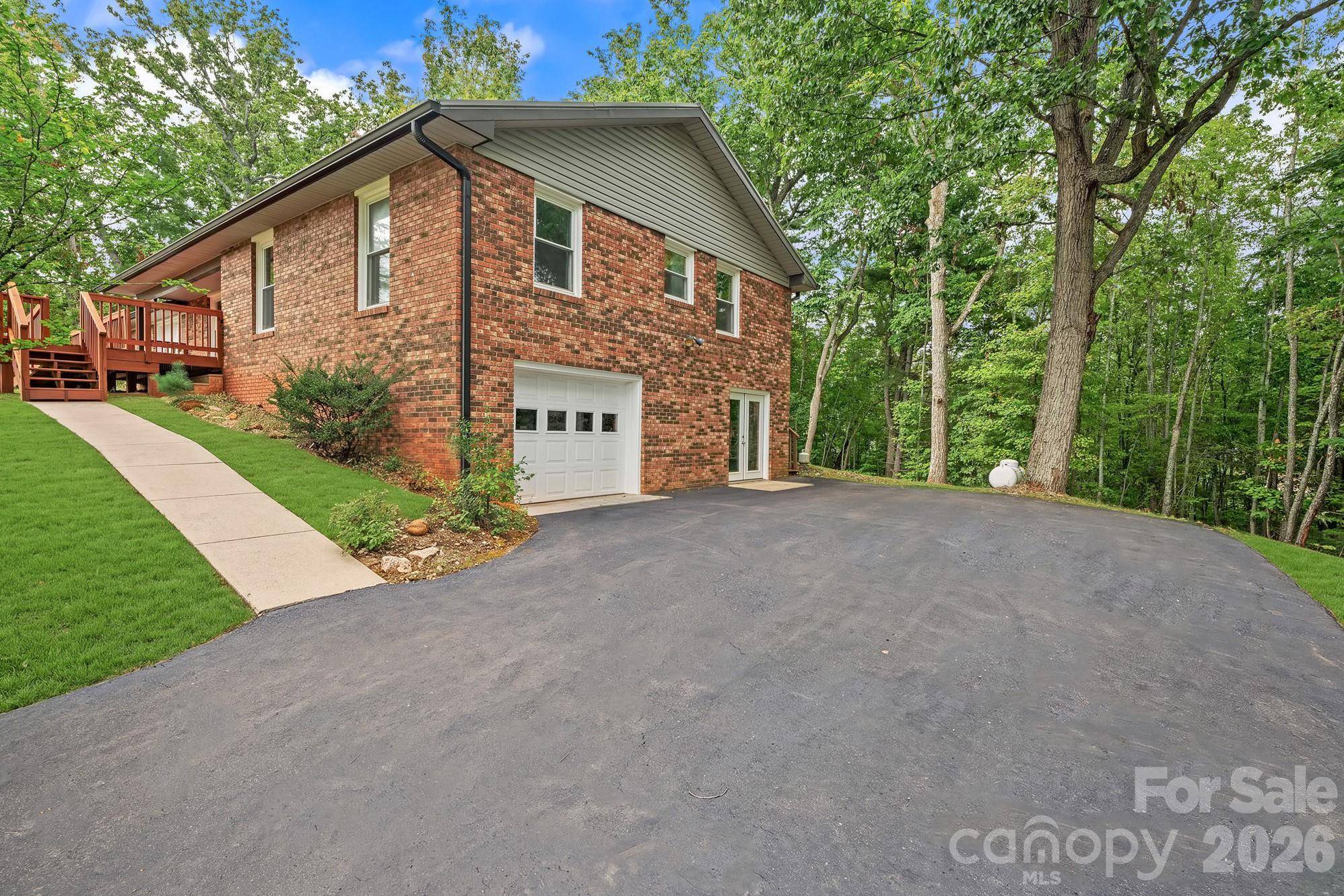 431 Pine Ridge RD, Mars Hill, NC 28754