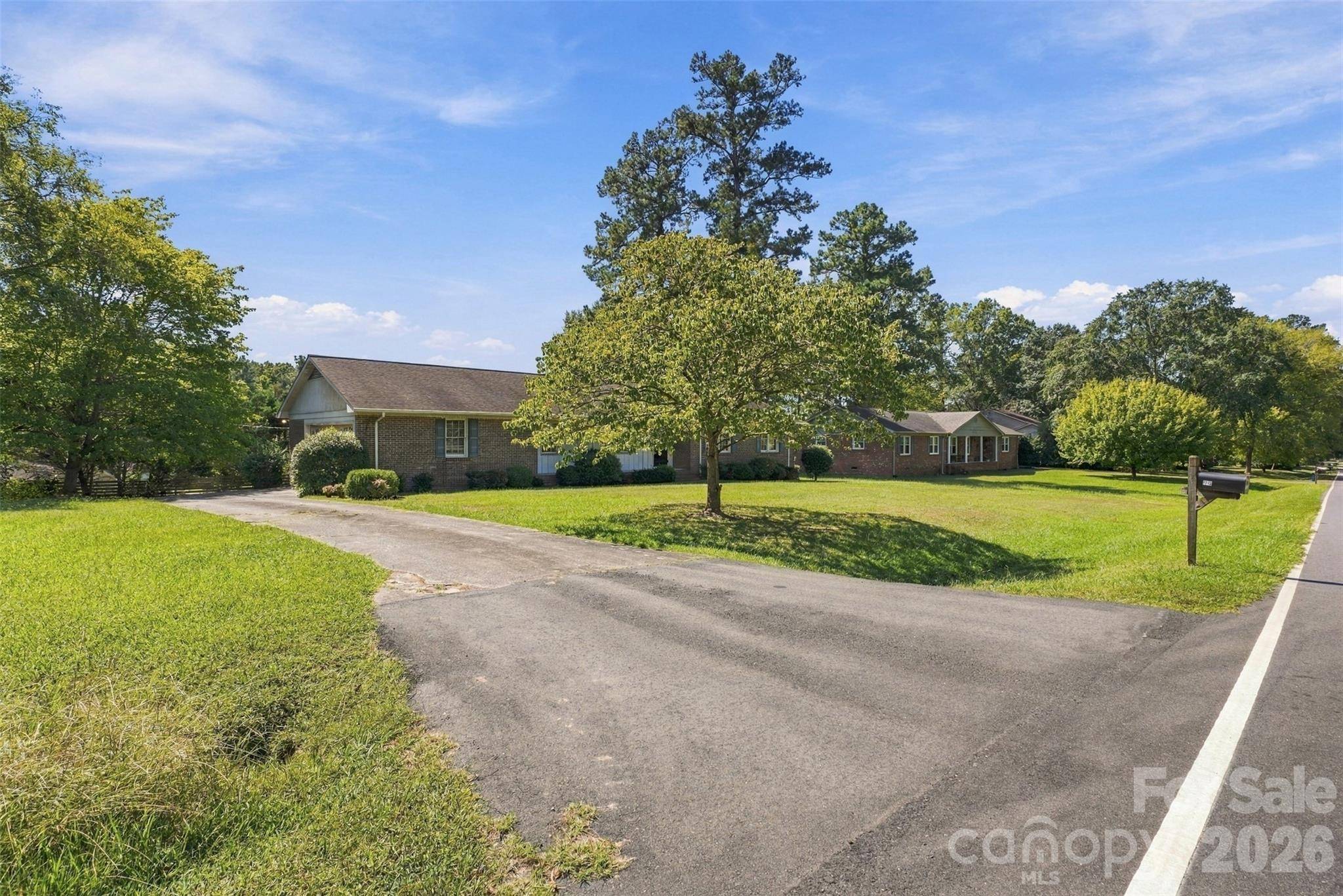 1213 Hawthorne RD, Lancaster, SC 29720