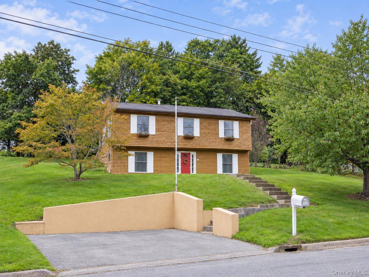 30 Oakland AVE, Walden, NY 12586
