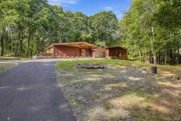 51 Leslie RD, Newburgh, NY 12550