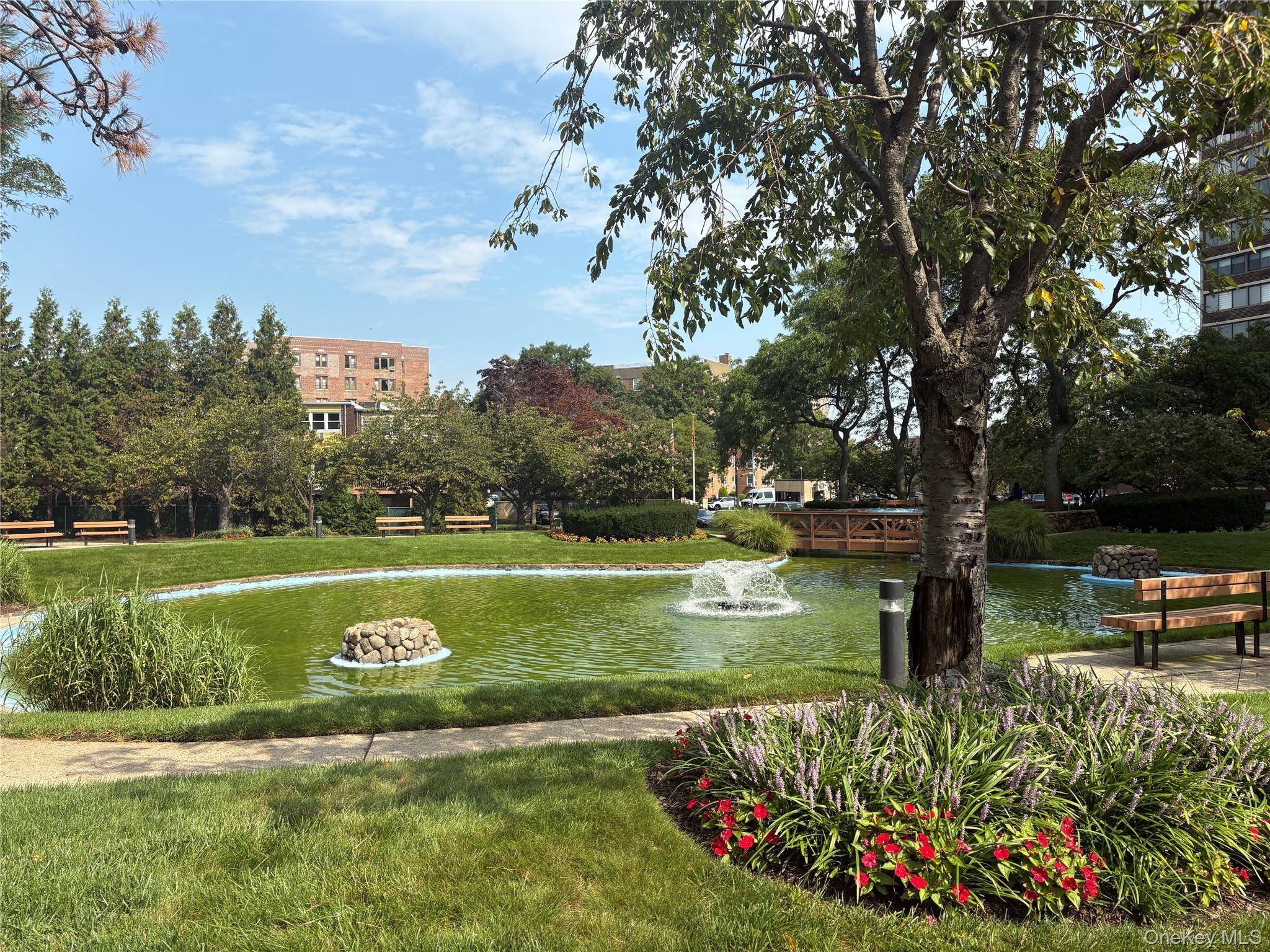 2 Bay Club DR #10M, Bayside, NY 11360