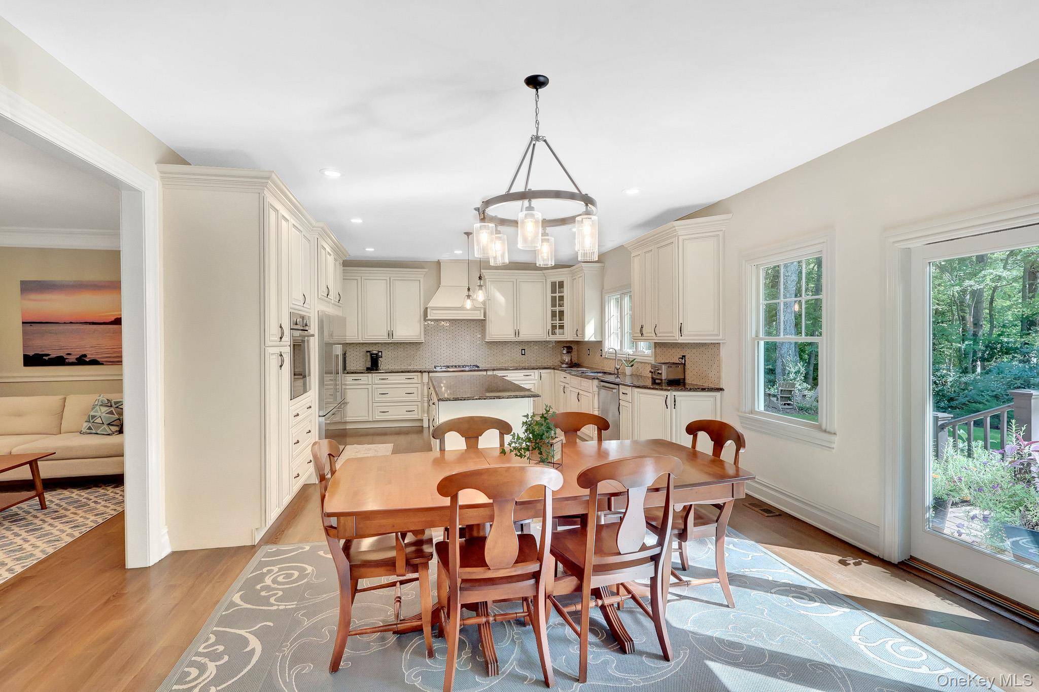 53 Bell CIR, Port Jefferson, NY 11777