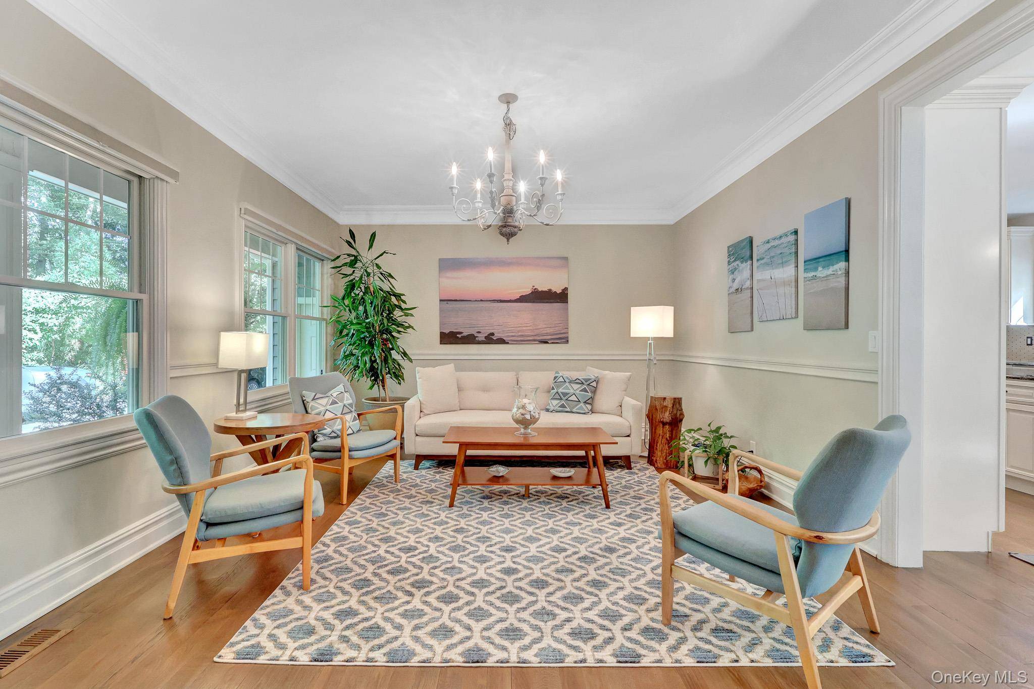 53 Bell CIR, Port Jefferson, NY 11777