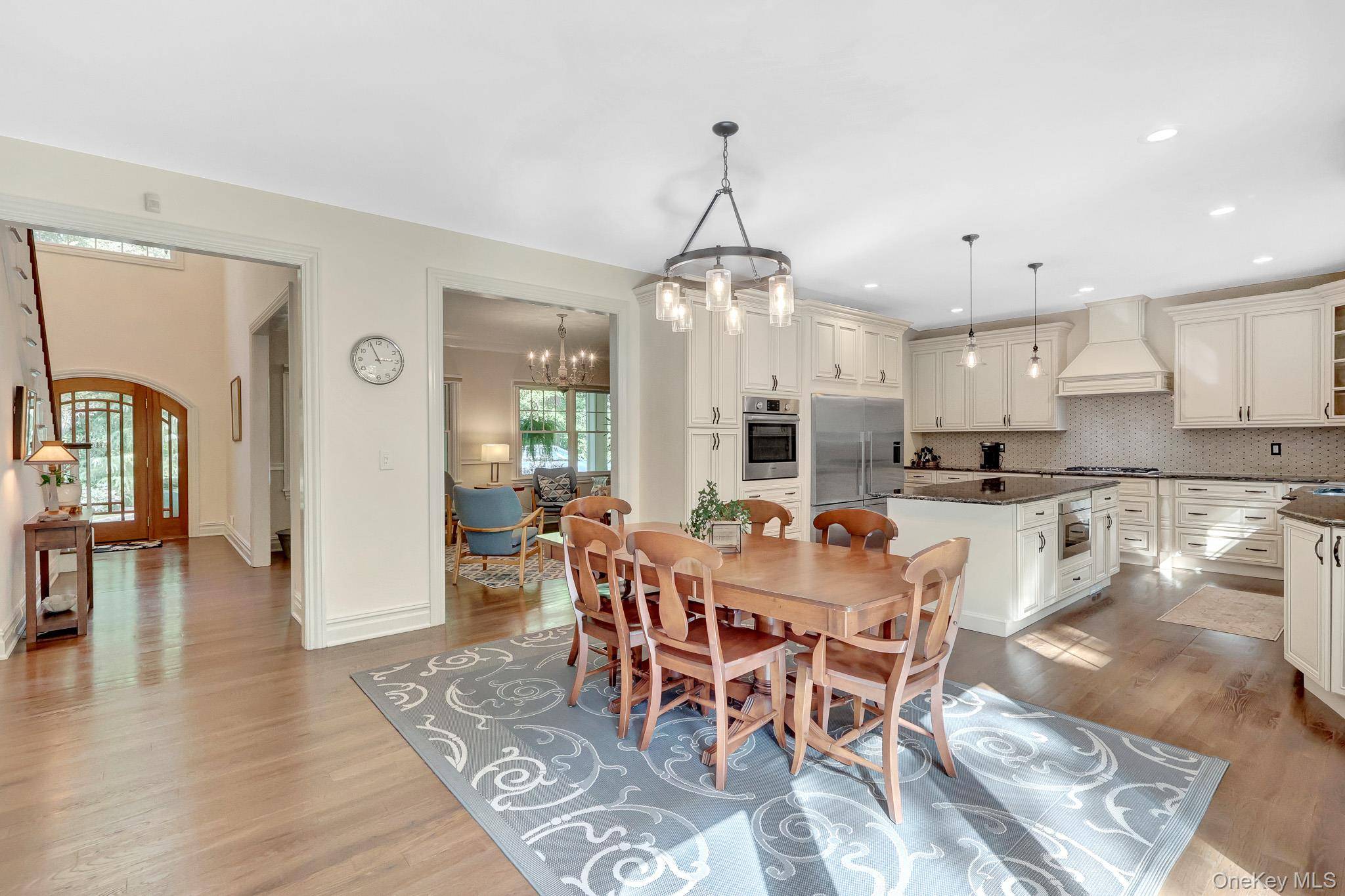 53 Bell CIR, Port Jefferson, NY 11777