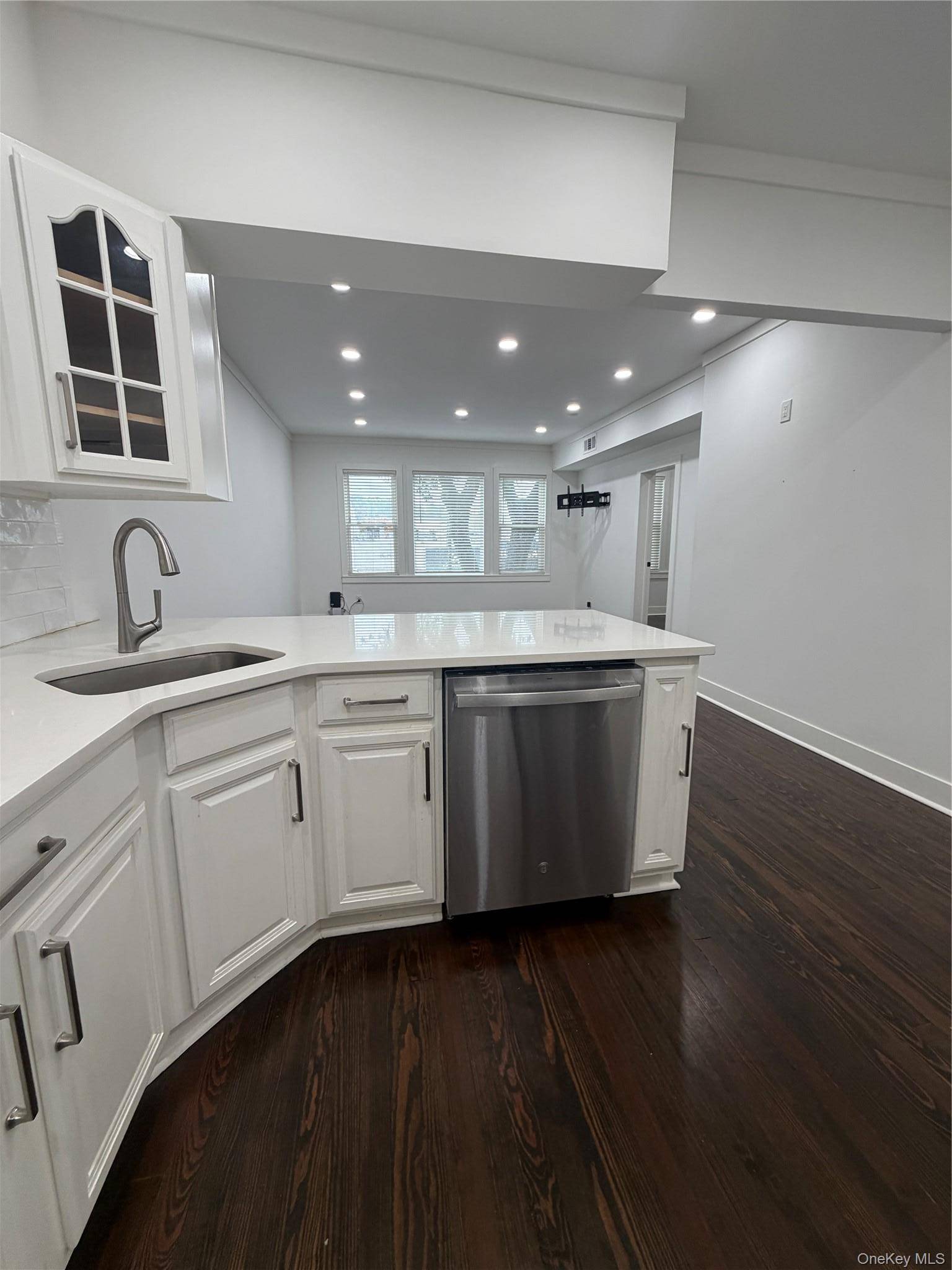 302 A Main ST #B, Huntington, NY 11743