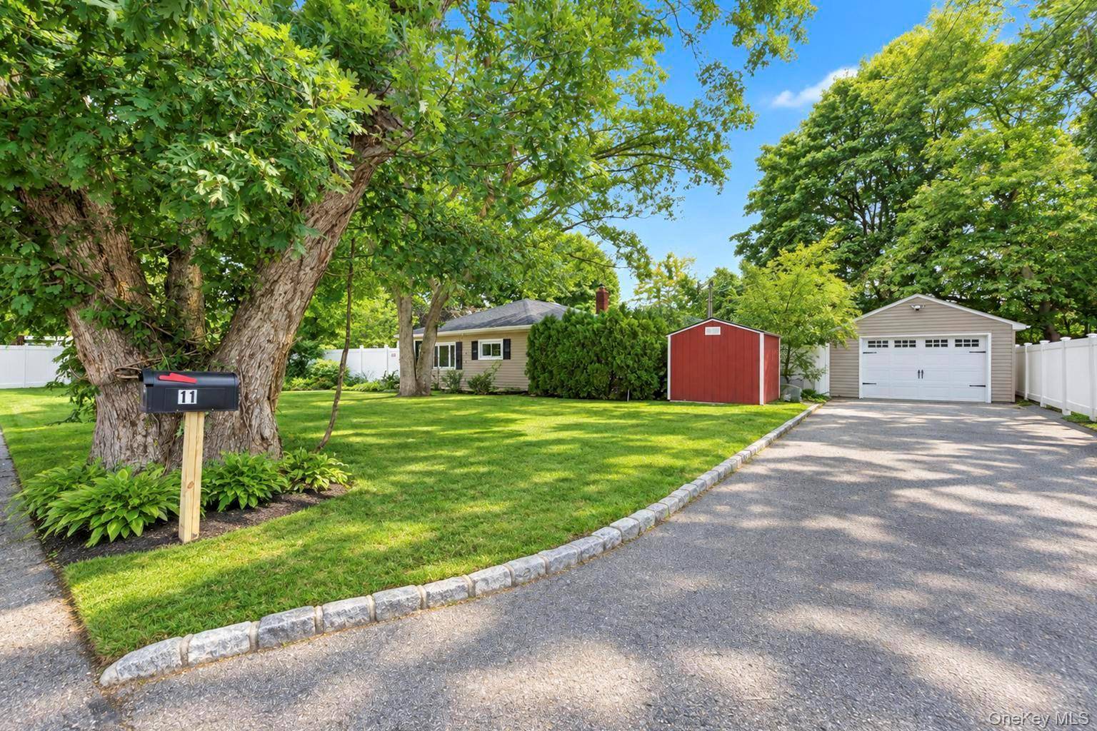 11 Tell AVE, Deer Park, NY 11729